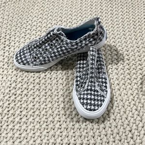 Blowfish black and white patterned shoes size 7.5